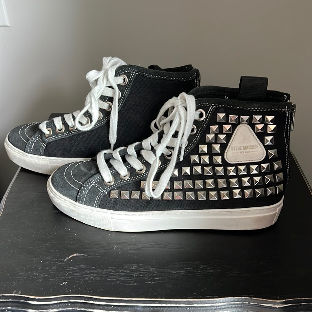Steve Madden sneakers